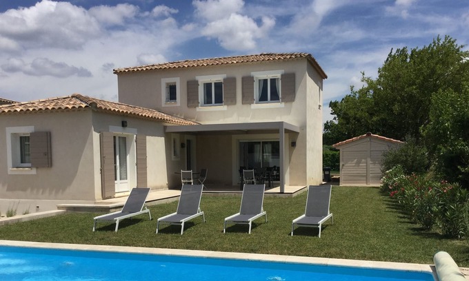 Mouries Villa | Bonita villa provenzal en el corazón del pueblo de Mouriès en los Alpilles
