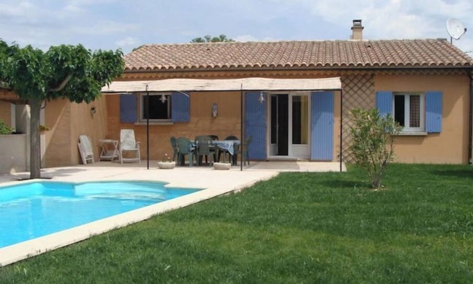Valreas Casa | Pretty villa with private pool
