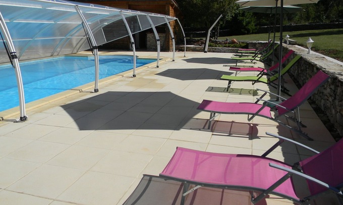 Promilhanes Cabaña | Pretty wooden houses, large swimming pool, rest assured