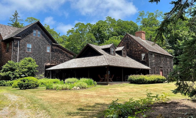Orient Casa | Preview listing: One-of-a-kind historic home in Orient with space to spread out