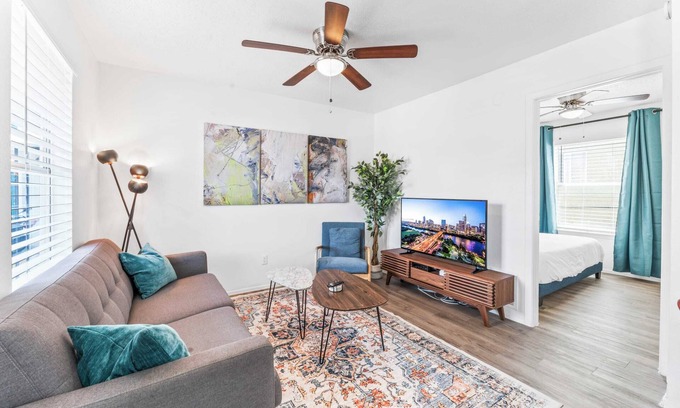 Windsor Park Apartamento | Prime Area Cozy 1BR, Fast WiFi, 7 Min to Downtown
