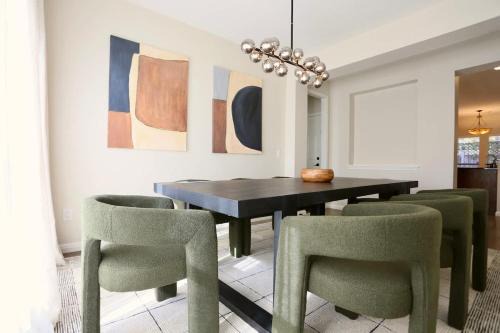 Westfield Casa | Prime Austin 6beds with Hot Tub & Gym