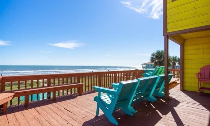 Galveston Casa | Prime Beachfront Home..Close to All Galveston Has to Offer!!