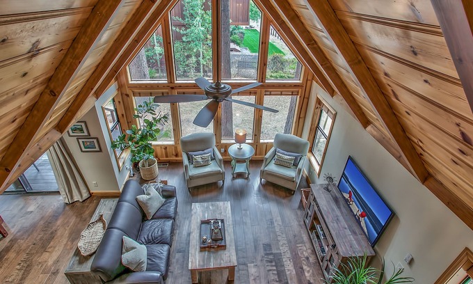 Al Tahoe Casa | Prime Lake Tahoe Location, Lake-views! 1/2 blk to Lake, Ski, Casinos, Remodeled!