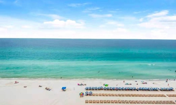Open Sands Condominio | Prime Location and New! Right Across the Beach!