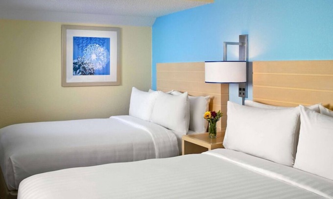 Eagan Casa | Prime Location! 2 Convenient Pet-friendly Units, Onsite Pool, Free Parking