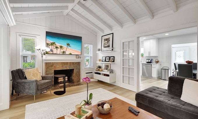 Delray Beach Casa | PRIME LOCATION! Beautiful centrally located home in Delray Beach