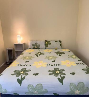 St. Albans Apartamento | Prime location bedroom