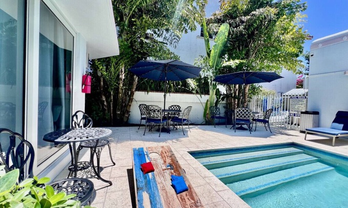 North Beach Casa | PRIME Location | Blackstone Grill & Patio Dining | Private Pool | Beach Gear