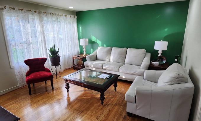 Belmont Casa | Prime Location! Cozy 2-Bedroom Stay Near Restaurants & Attractions