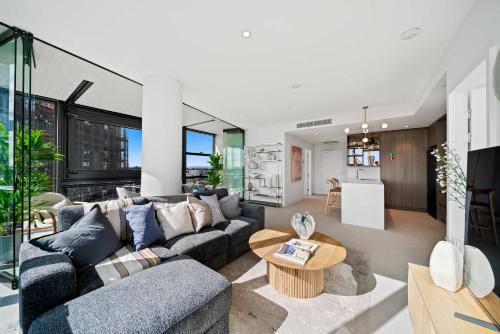 Perth Central Business District Apartamento | Prime Location CBD with Pool & Gym