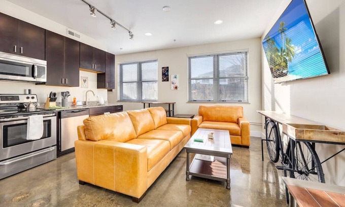 Roanoke Apartamento | PRIME LOCATION DOWNTOWN ♥ of ROANOKE ♛ Queen Bed