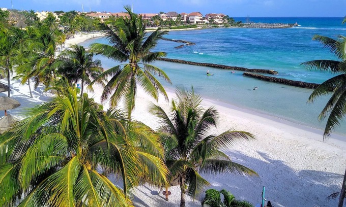 Puerto Aventuras Condominio | PRIME Location, Gorgeous Sweeping Views, PH right on the Beach, Villas del Mar 1