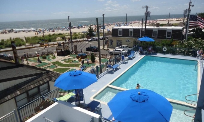 Cape May Condominio | Prime location, Steps from Beach, Shopping and Restaurants