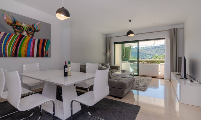 Benahavis Apartamento | Apartamento contemporáneo de lujo de 2 dormitorios.