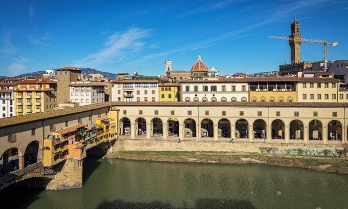 San Giovanni Apartamento | Prime Riverside Living in Florence – 5 Bedrooms, Scenic Views & Comfort