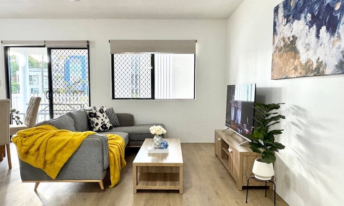 Toowong Apartamento | Prime Toowong 3BR Apt– Walk to Shops & Transport!