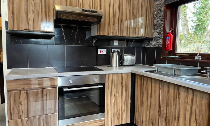 Llanybri Casa | Primrose 19-Woodland Lodges-Carmarthen-Pembroke