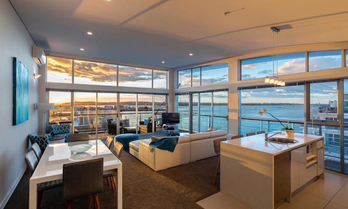 Auckland Central Business District Apartamento | Princes Wharf's truly stunning North-West Loft