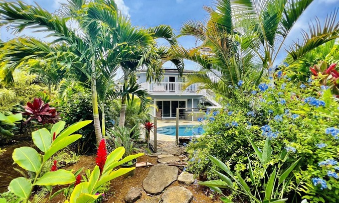 Princeville Casa | Princeville Retreat. Private pool and hot tub, AC. Walk to Princeville Center.