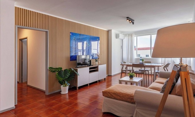 Ponta Delgada Apartamento | Priolo’s Nest - Azoren Butler