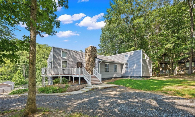 Bedford Casa | Pristine 3 bedroom/2 bath home close to the Blue Ridge Parkway!