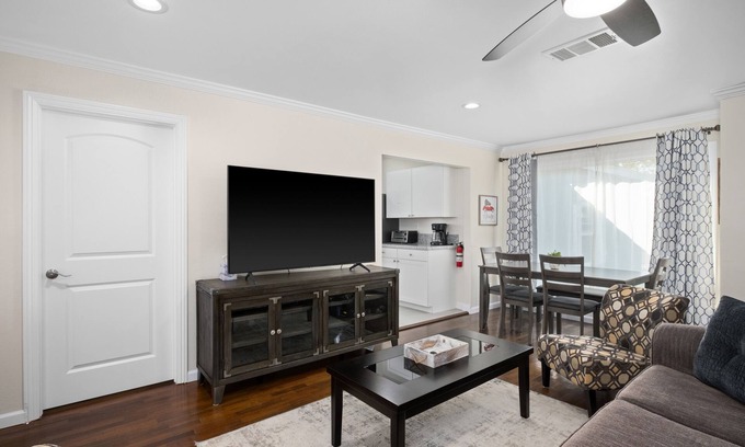 Fresno Casa | Pristine 3B/1Bth, EasyA to US99 and Nat'l Parks