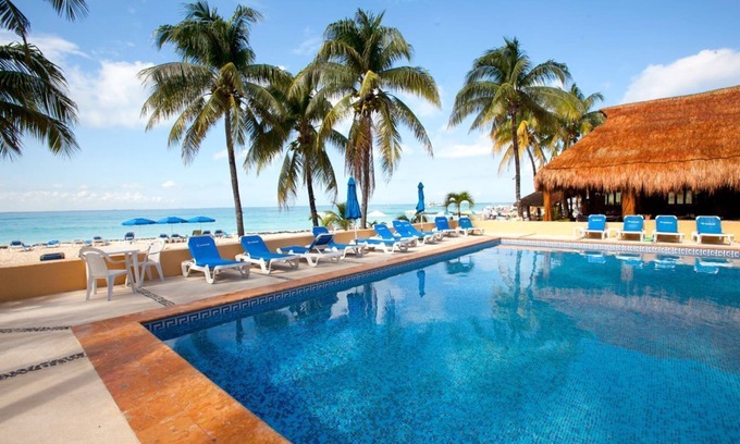 Centro - Supmza 001 Condominio | Deluxe Beach Front Planta Baja Condo # 5 en Nautibeach