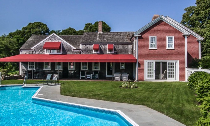 Marstons Mills Casa | Prístina, cuidadosamente restaurada, granja de 1700, piscina enterrada, 3 acres privados