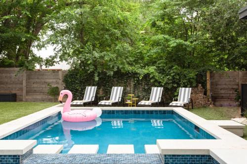 East Cesar Chavez Casa | Pristine Pool Palace 6BR - Rainey St - 7min walk