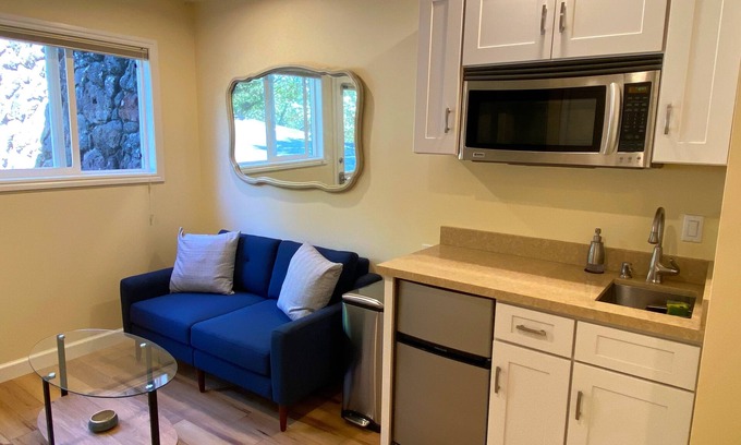 Bayside Acres Apartamento | Pristine Studio—Walk to SF Bay & State Park! With A/C!