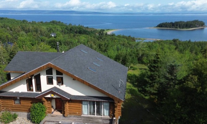 West Bay Chalet De Esquí | Privacy @ Bras d’Or Lakes Sun House Chalet