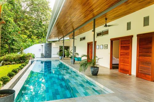 Punta Mala Casa | Privacy-large Pool-wildlife-amazing