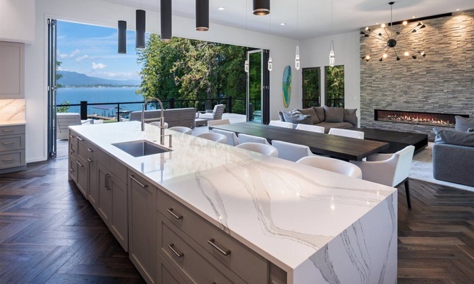 Sagle Casa | Privacy, Luxury, Waterfront | Titan`s Landing