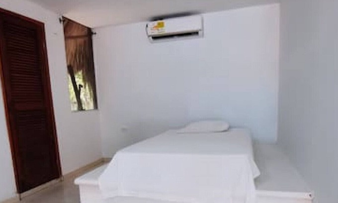 Rosario Islands Cabina | Privare Room 420-Friendly - Full A/C Islas del Rosario.