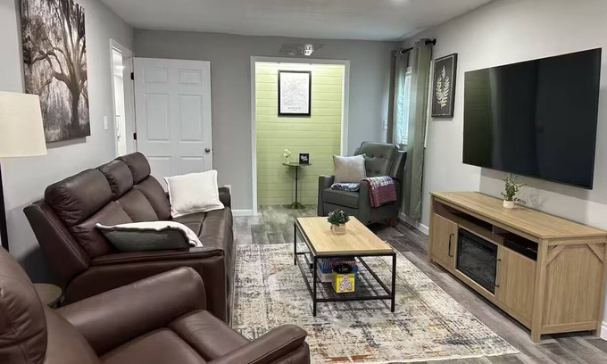Knoxville Apartamento | Private 2‑bed/2‑bath Basement Suite near Downtown & Smokies