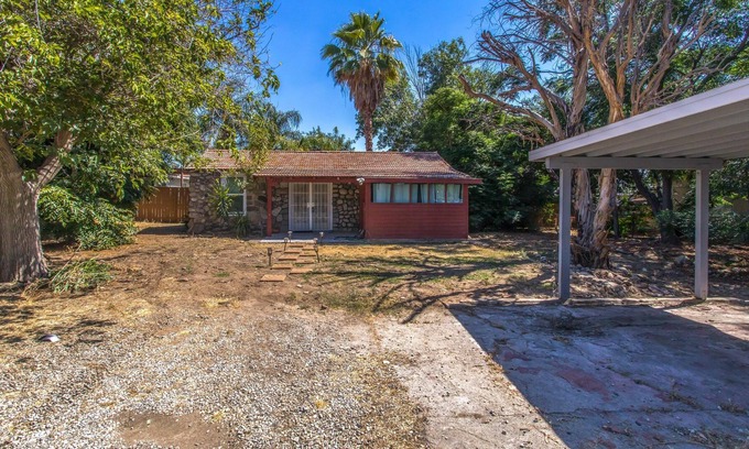 Mentone Cabina | Private 2 Bed Home - Quiet w/ Mt. View