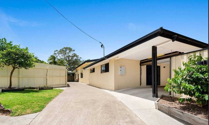 Darra Cabaña | Private 2 Bedroom Granny Flat. Sleeps 5, Pets Welcome