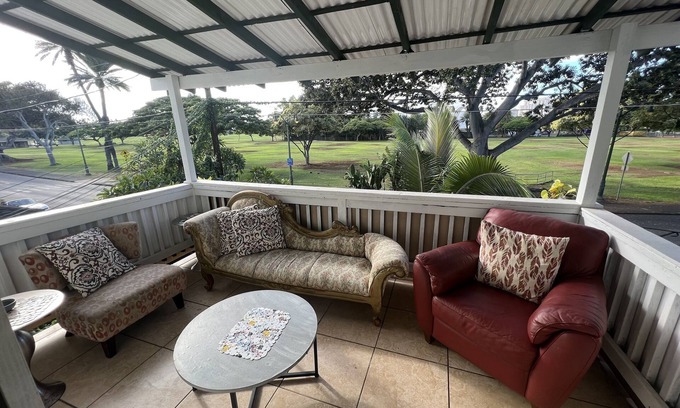 Diamond Head - Kapahulu - St. Louis Casa | Private 2 Bedroom unit with beautiful Balcony, Walking distance to beach.