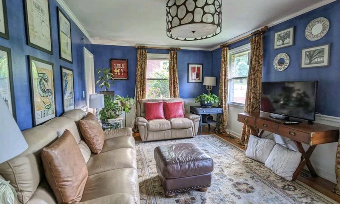 Woodberry Park Casa | Private 2 King Bedroom Guest Suite w/ Full Kitchen. 3 miles to BNA 7 miles to DT