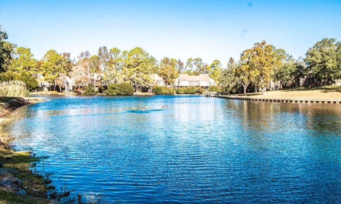 New Bern Complejo | Private 2BR Condos in New Bern