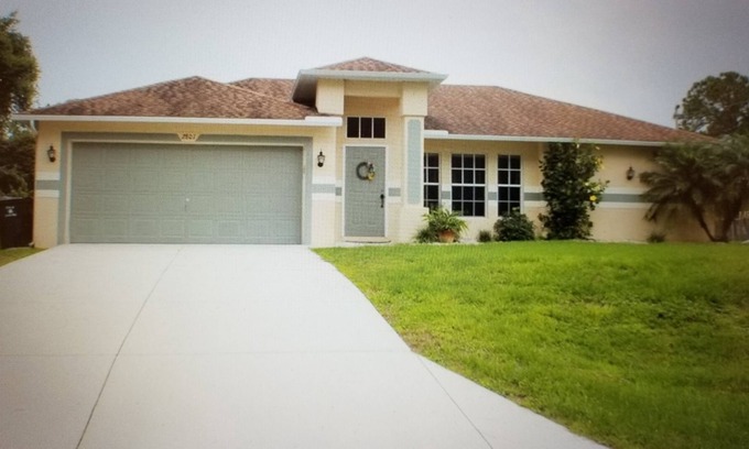 North Port Casa | Private 3 Bedroom House with Inground Pool