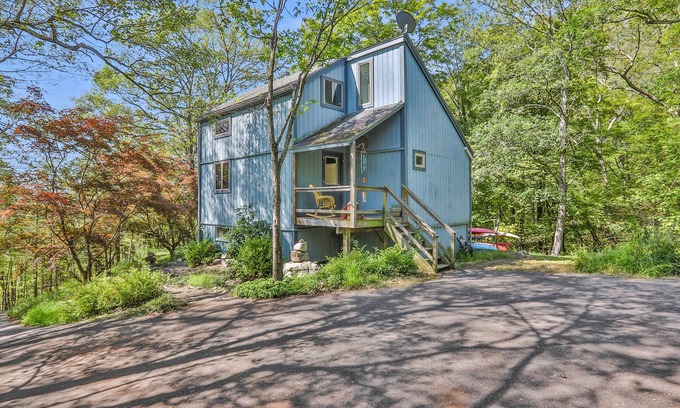 New Paltz Casa | Dog friendly private 3-bedroom house bordering the Mohonk Preserve