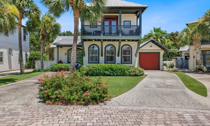 Summer Breeze Casa | Private 3BR/3BA house in West PCB. 5 minute walk to the beach!
