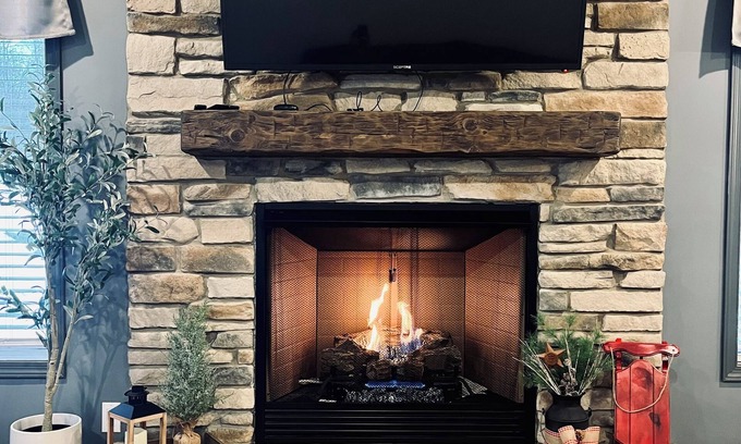 White Casa | Private 5 bedroom house in the heart of Laurel highlands!