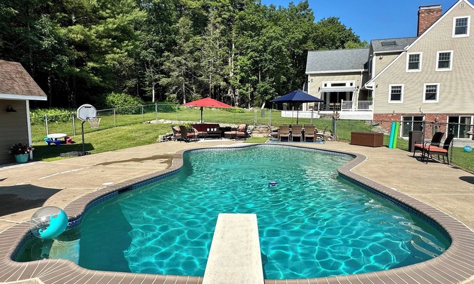 Paupack Casa | Private, 6 Bedroom 3 Bath Lake Wallenpaupack Inground Pool Home