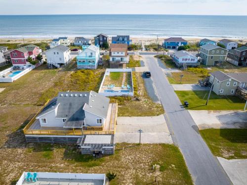 Sea Retreat Casa | Private and Quiet Family Retreat - Steps to the Beach