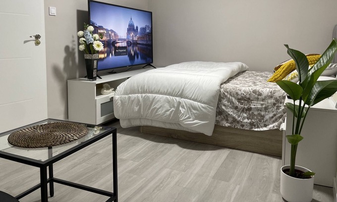 Torrefiel Apartamento | Private apartment just 5 min from the city center