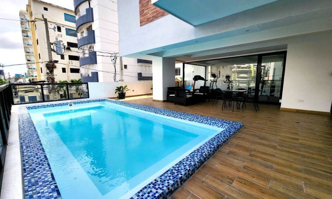 Evaristo Morales Apartamento | Private apt 2BR, 1 KING bed and pool.