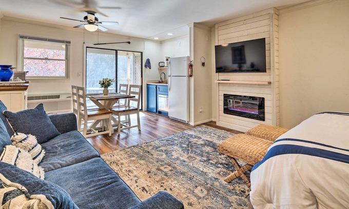 Lake Lure Apartamento | Private Balcony & Pool Access: Lake Lure Studio!